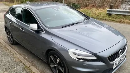 Used Volvo V40 R-Design 122 HP (89 kW) 2019 Hatchback