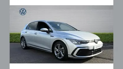 Usado VW Golf VIII R-line 150 HP (110 kW) 2024 Prateado Citadino