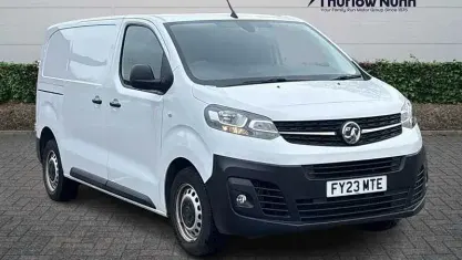 Used Vauxhall Vivaro S 145 HP (106 kW) 2023 White MPV