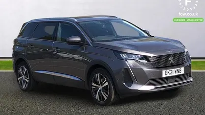 Begagnad Peugeot 5008 Allure Premium 131 HK (96 kW) 2021 SUV