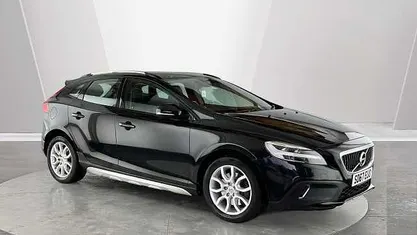 Used 2018 Volvo V40 Pro Hatchback | £10,999 (Fair price)