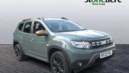 Used Dacia Duster Extreme 99 HP (72 kW) 2023 Green SUV