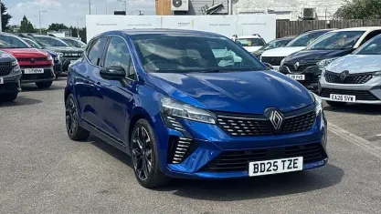 Used Renault Clio Techno 143 HP (105 kW) 2025 Blue  Hatchback