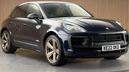 Used Porsche Macan 441 HP (324 kW) 2022 Night blue SUV