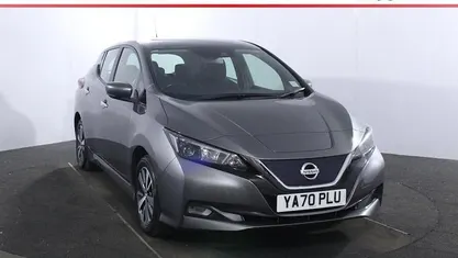 Begagnad Nissan Leaf Acenta 110 kW (150 HK) 2020 Grå Halvkombi