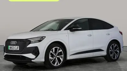 Begagnad Audi Q4 Sportback e-tron Comfort 150 kW (204 HK) 2022 Vit SUV