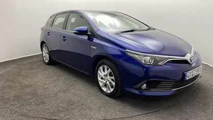 Used Toyota Auris Hybrid Business Edition 136 HP (100 kW) 2017 Hatchback