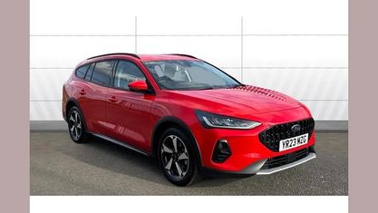Begagnad Ford Focus Active 125 HK (91 kW) 2023 Röd Kombi