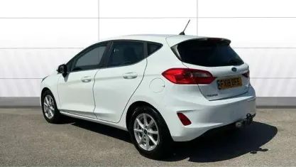 Used Ford Fiesta Zetec 86 HP (63 kW) 2018 White Hatchback