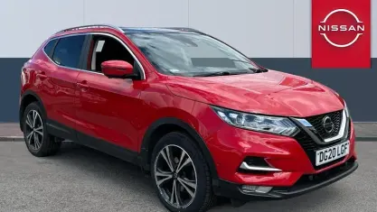 Begagnad Nissan Qashqai N-Connecta 140 HK (102 kW) 2020 Röd SUV