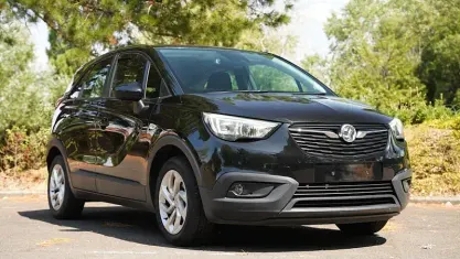 Used Vauxhall Crossland X 99 HP (72 kW) 2018 Black SUV