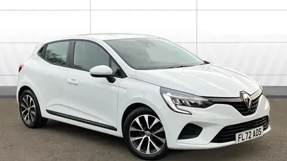 Used Renault Clio V Iconic 90 HP (66 kW) 2022 Hatchback