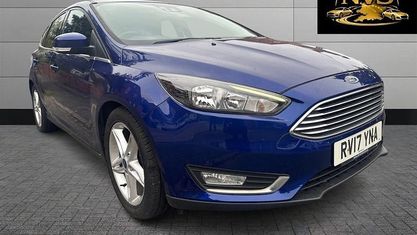 Usado Ford Focus Zetec 120 HP (88 kW) 2017 Preto Citadino