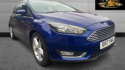 Second-hand Ford Focus Zetec 120 CP (88 kW) 2017 Negru Hatchback