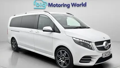 Used Mercedes V300 AMG line 237 HP (174 kW) 2023 White MPV