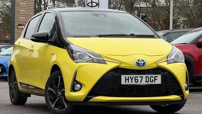Used Toyota Yaris Hybrid Edition 101 HP (74 kW) 2017 Hatchback