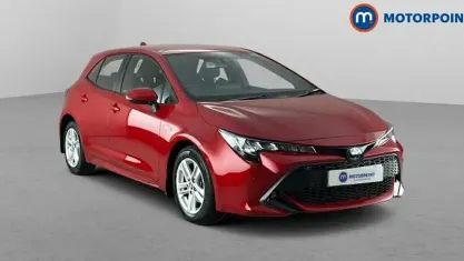 Used Toyota Corolla 122 HP (89 kW) 2021 Red Hatchback