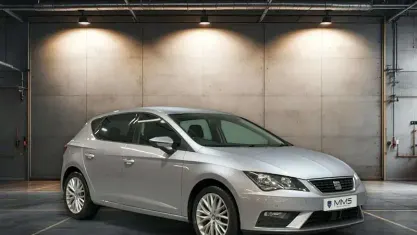 Used Seat Leon SE Dynamic 116 HP (85 kW) 2019 Silver Hatchback