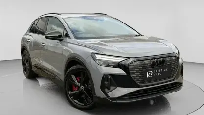 Begagnad Audi Q4 e-tron S-Line 150 kW (204 HK) 2022 Grå SUV