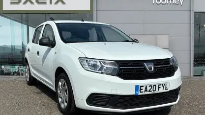 Used Dacia Sandero Essentiel 73 HP (53 kW) 2020 White Hatchback