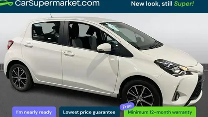 Used Toyota Yaris 111 HP (81 kW) 2019 White Hatchback