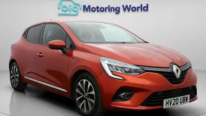 Used Renault Clio V Iconic 101 HP (74 kW) 2020 Red Hatchback