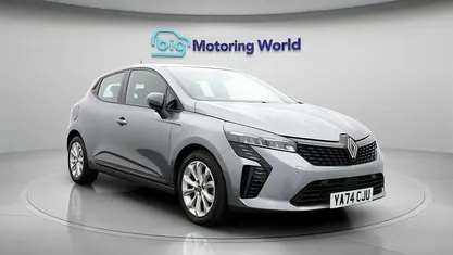 Used 2025 Renault Clio V Evolution Hatchback | £15,500 (Fair price)