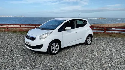 White Used 2013 Kia Venga Hatchback | £6,495 (Fair price)