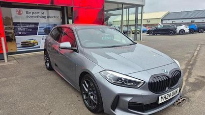 Begagnad BMW 118 M Sport 136 HK (100 kW) 2024 Grå Halvkombi