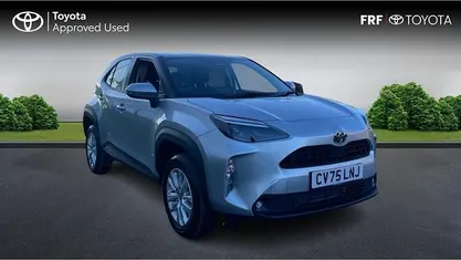 Used 2025 Toyota Yaris Hybrid Estate | £23,790 (Fair price)