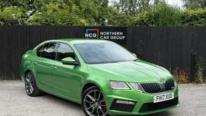 Used Skoda Octavia vRS 230 HP (169 kW) 2017 Green Hatchback