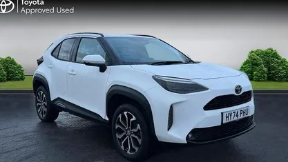 Used 2025 Toyota Yaris Hybrid Design Estate | £22,521 (Fair price)