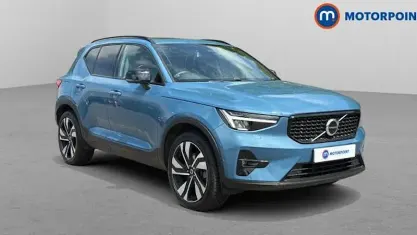 Begagnad Volvo XC40 Ultimate 197 HK (144 kW) 2022 Blå SUV