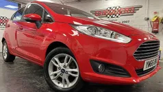 Red Used 2016 Ford Fiesta Zetec Hatchback | £6,800 (Fair price)