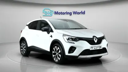 Used Renault Captur Evolution 145 HP (106 kW) 2023 White SUV
