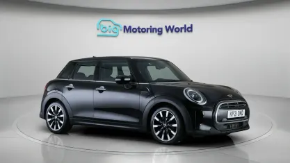 Used Mini Cooper Exclusive 136 HP (100 kW) 2021 Black Hatchback