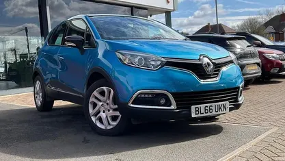 Used Renault Captur Dynamique 90 HP (66 kW) 2016 SUV