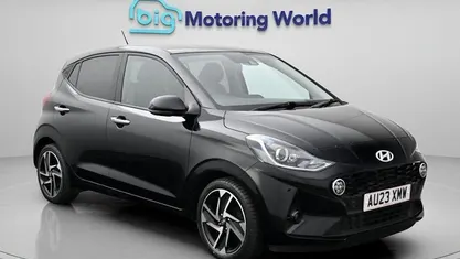 Second-hand Hyundai i10 Premium 67 CP (49 kW) 2023 Negru Hatchback