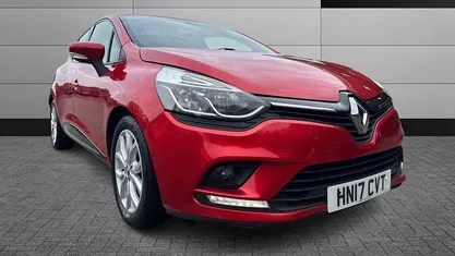 Red Used 2016 Renault Clio IV Dynamique Hatchback | £6,495 (Fair price)
