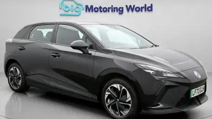 Begagnad MG MG4 EV SE 319 kW (435 HK) 2023 Halvkombi