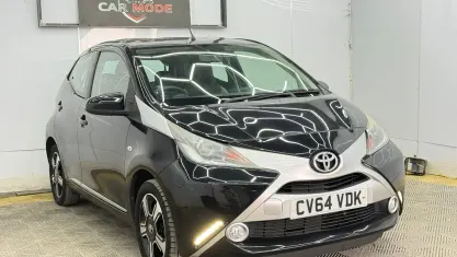 Used Toyota Aygo X-clusiv 69 HP (50 kW) 2015 Black Hatchback