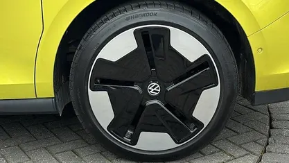 White Used 2023 VW ID. Buzz Pro MPV | £43,499 (Fair price)