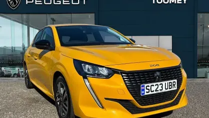 Used Peugeot 208 Allure+ 102 HP (75 kW) 2023 Yellow Hatchback