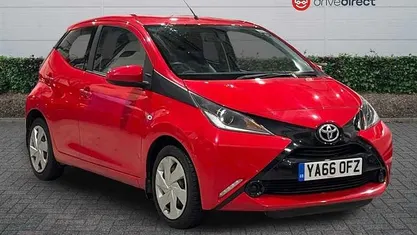 Used Toyota Aygo X-play 69 HP (50 kW) 2017 Hatchback