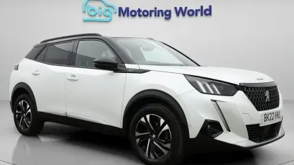 Usado Peugeot 2008 GT 131 HP (96 kW) 2022 Branco SUV