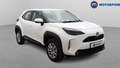 Used Toyota Yaris Hybrid 116 HP (85 kW) 2024 White Estate