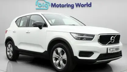 Used Volvo XC40 Momentum 163 HP (119 kW) 2022 White SUV