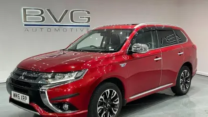 Used Mitsubishi Outlander P-HEV 203 HP (149 kW) 2016 Red Estate