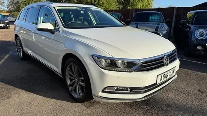 Used VW Passat GT 180 HP (132 kW) 2018 White Estate