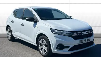 Begagnad Dacia Sandero Essentiel 91 HK (66 kW) 2024 Vit Halvkombi
